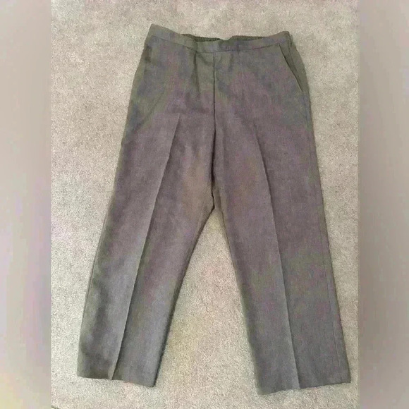 Like New Alfred Dunner Pull on Pants - Picture 2 of 5